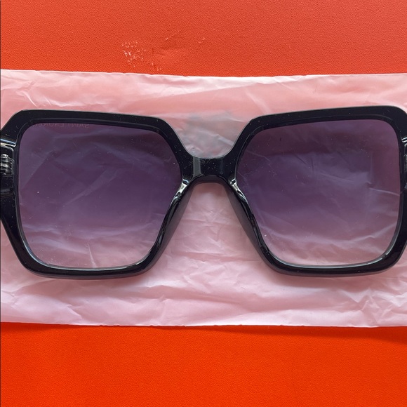 Chic ysl Black Sunglasses - Picture 3 of 8